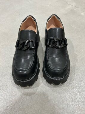 NEW Pink Lily Loafers